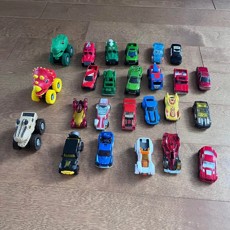 Lot of 25 toy cars - photo 2