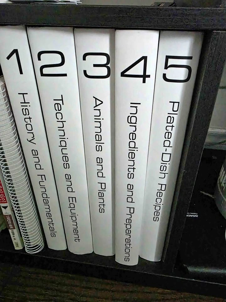 Modernist Cuisine: The Art and Science of Cooking (Volumes 1-5)