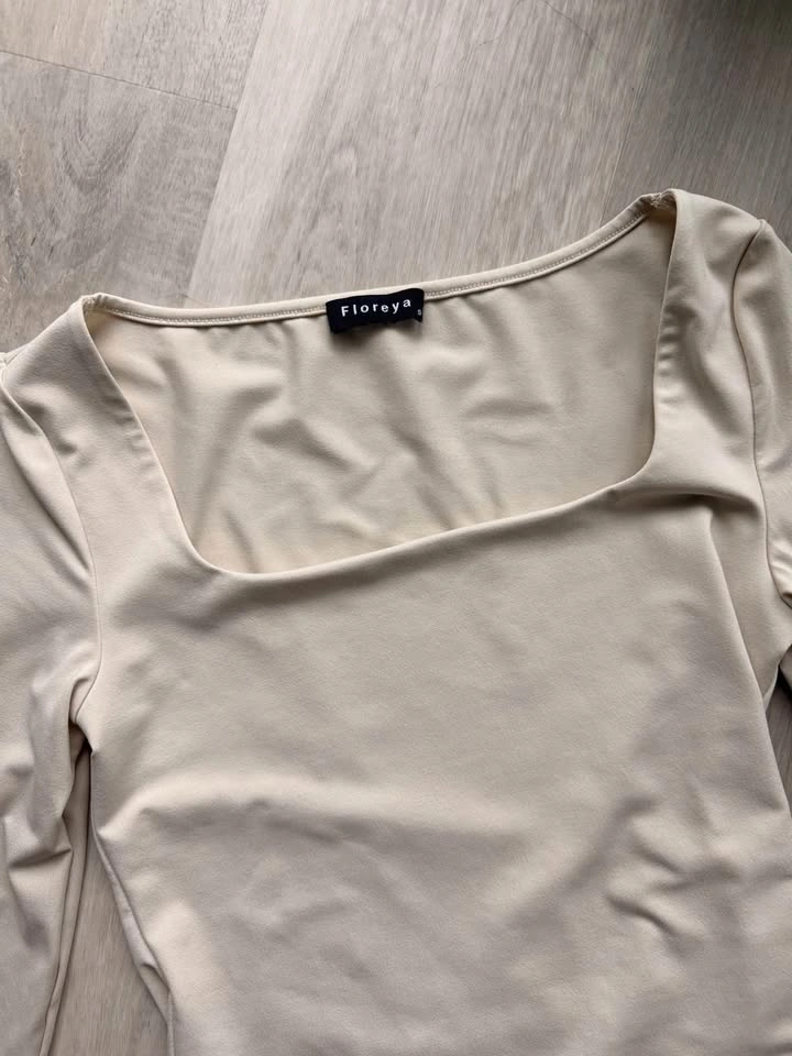 Beige Square Neck Long Sleeve - photo 2