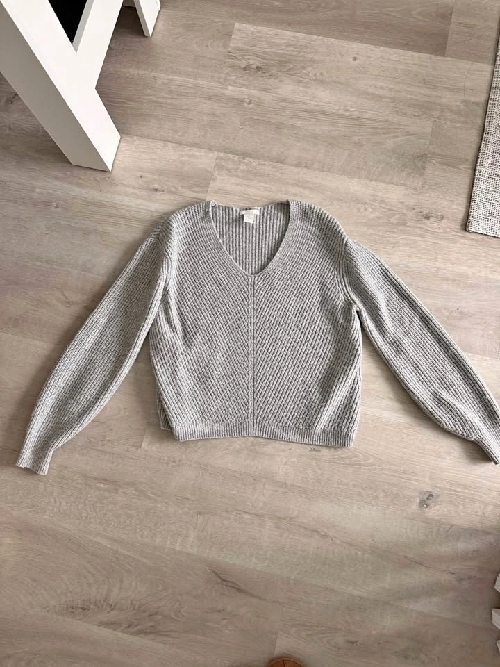 H&M Sweater
