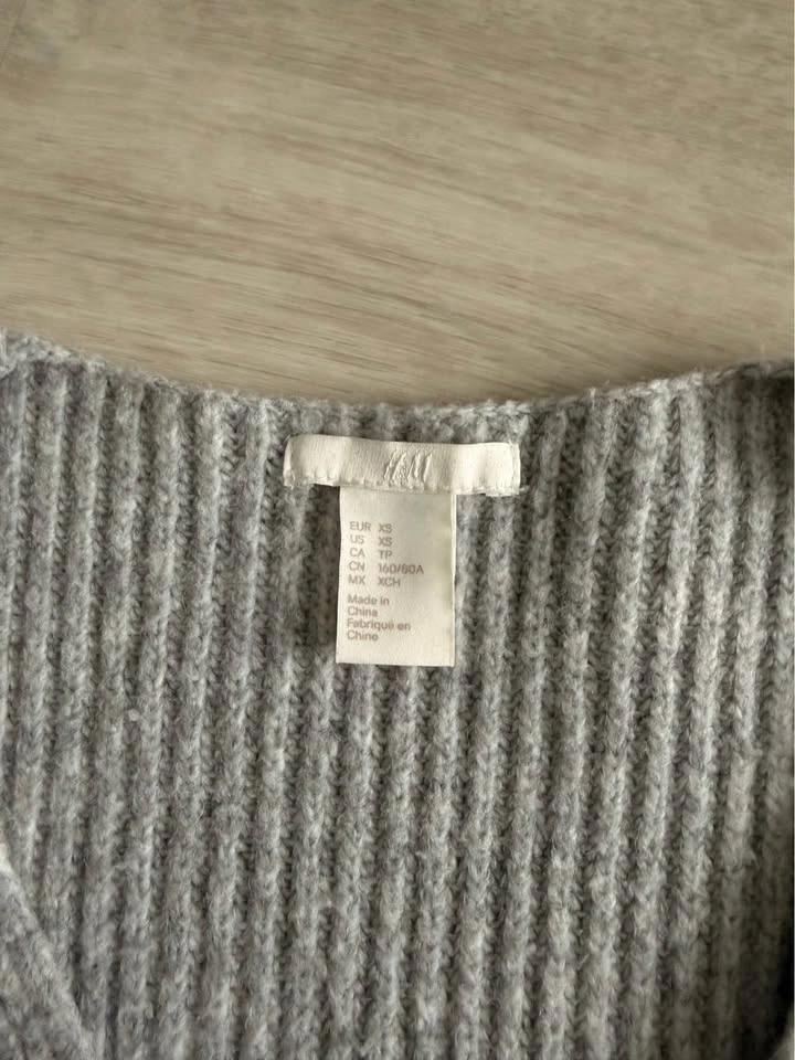 H&M Sweater - photo 2