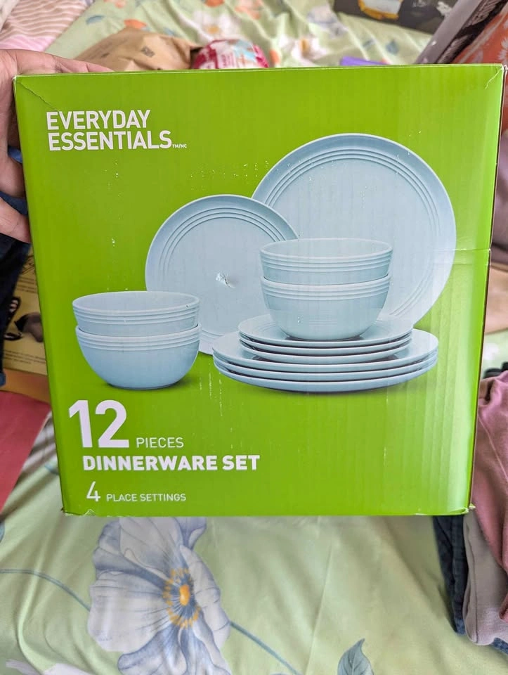 12 piece Dinnerware Set
