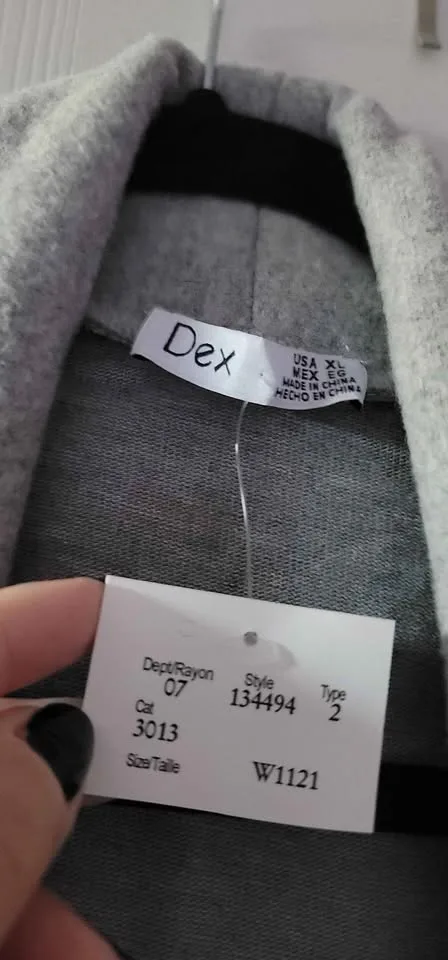 NEW Women's Dex Sweater Size XL image indicator(2)