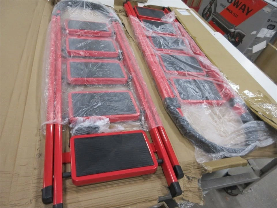 RED 5-STEP LADDER - photo 2