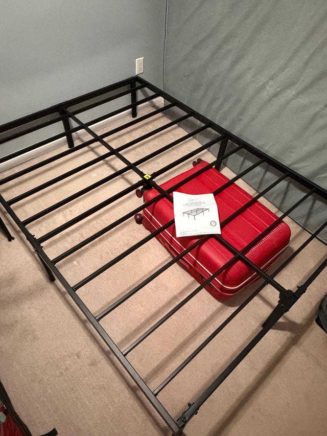 Double IKEA Mattress/Metal Bed Frame/FREE Topper - photo 4