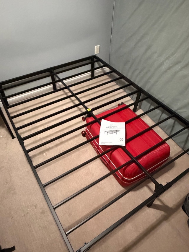 Double IKEA Mattress/Metal Bed Frame/FREE Topper - photo 5