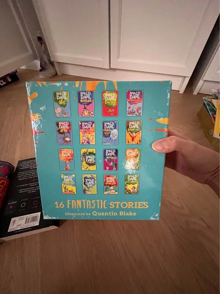 Roald Dahl 16 Book Box Set, The Hobbit, and Magic Trick Set - photo 3