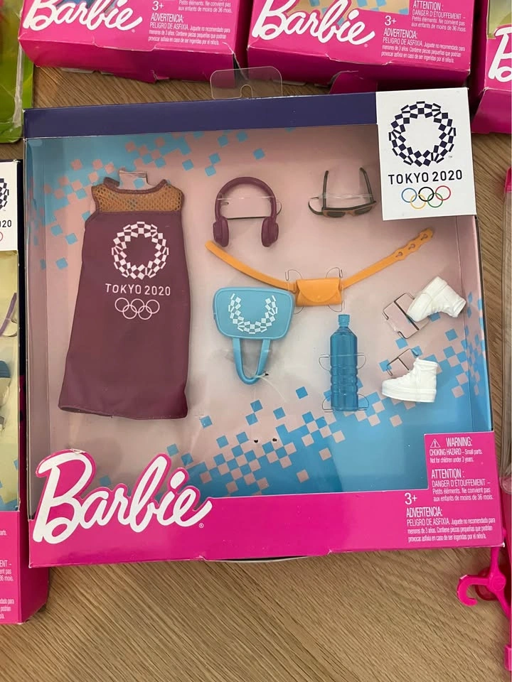 Entire Barbie and Olympic and wedding outfit LOT - photo 2