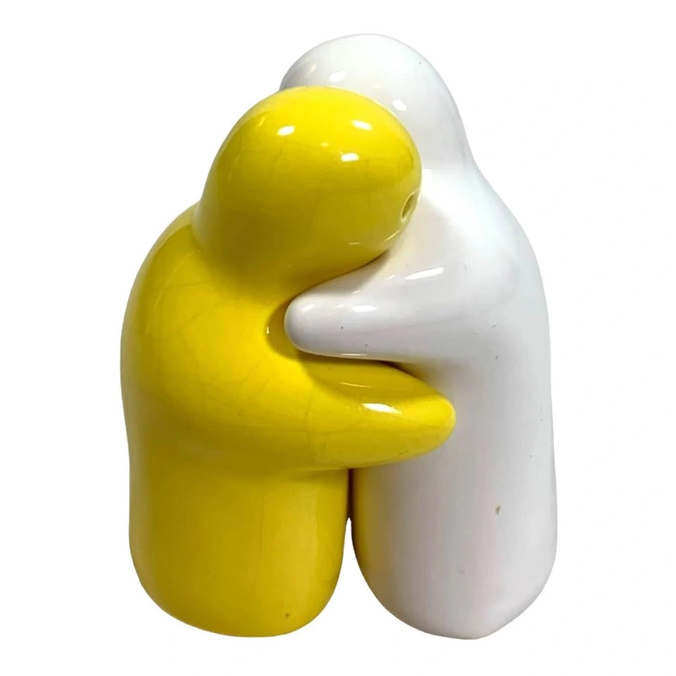 Vintage Yellow & White Ceramic Hugging Ghosts Salt and Pepper Sh - photo 2