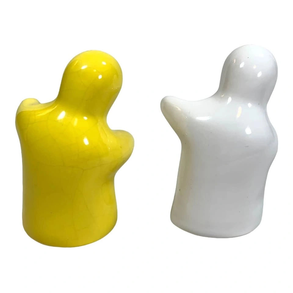Vintage Yellow & White Ceramic Hugging Ghosts Salt and Pepper Sh - photo 5
