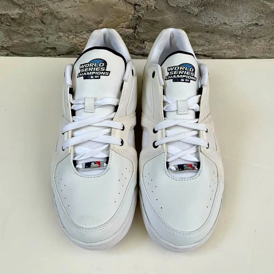 Reebok Red Sox 2004 World Series Champions Sneakers Size 7
