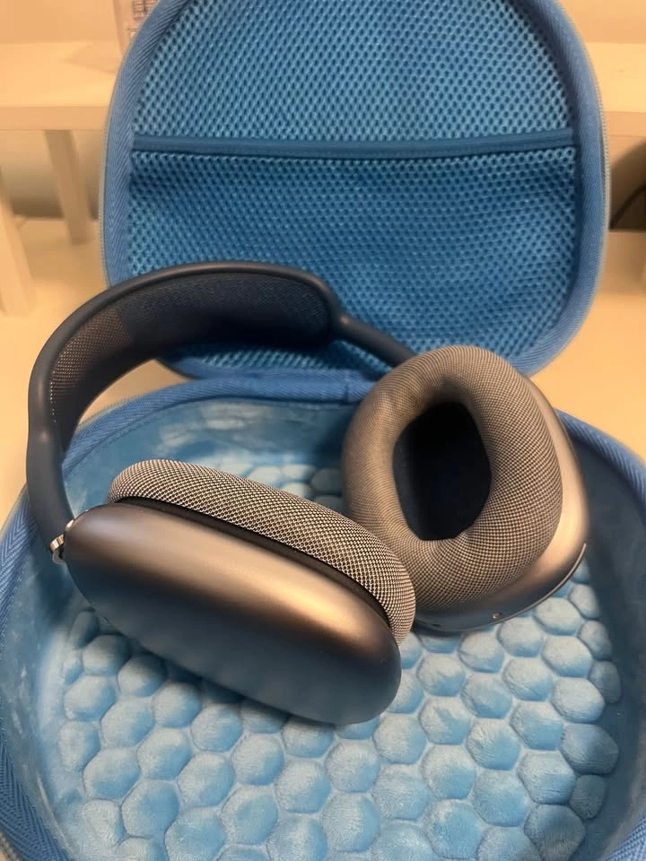Authentic Apple AirPods Max (Blue) – Mint Condition - photo 3