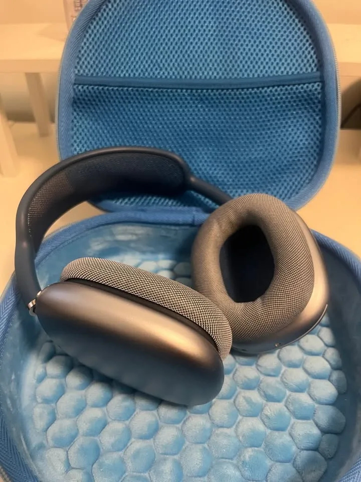 Authentic Apple AirPods Max (Blue) – Mint Condition - photo 3