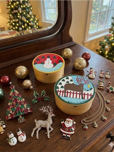 Vintage 1983 Hand Painted Lillian Vernon 2 Nesting Gift Boxes
