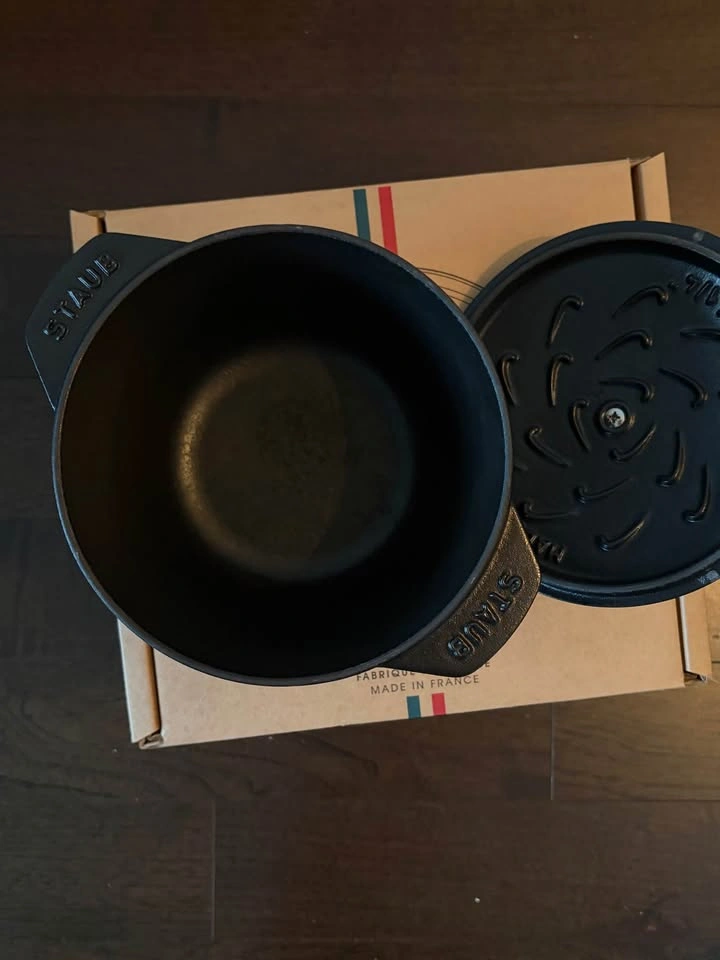 Staub Cocotte Chistera Drop-Structure 16cm Black Cast Iron Pot - photo 2