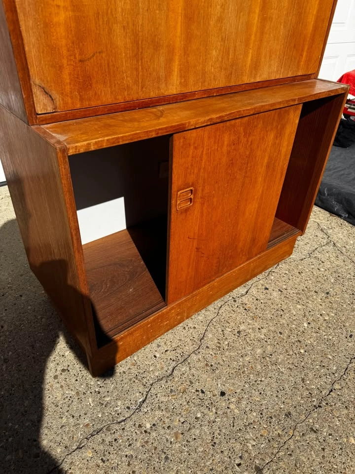 Mid Century Modern Danish Teak Cabinet by Mobler - photo 5