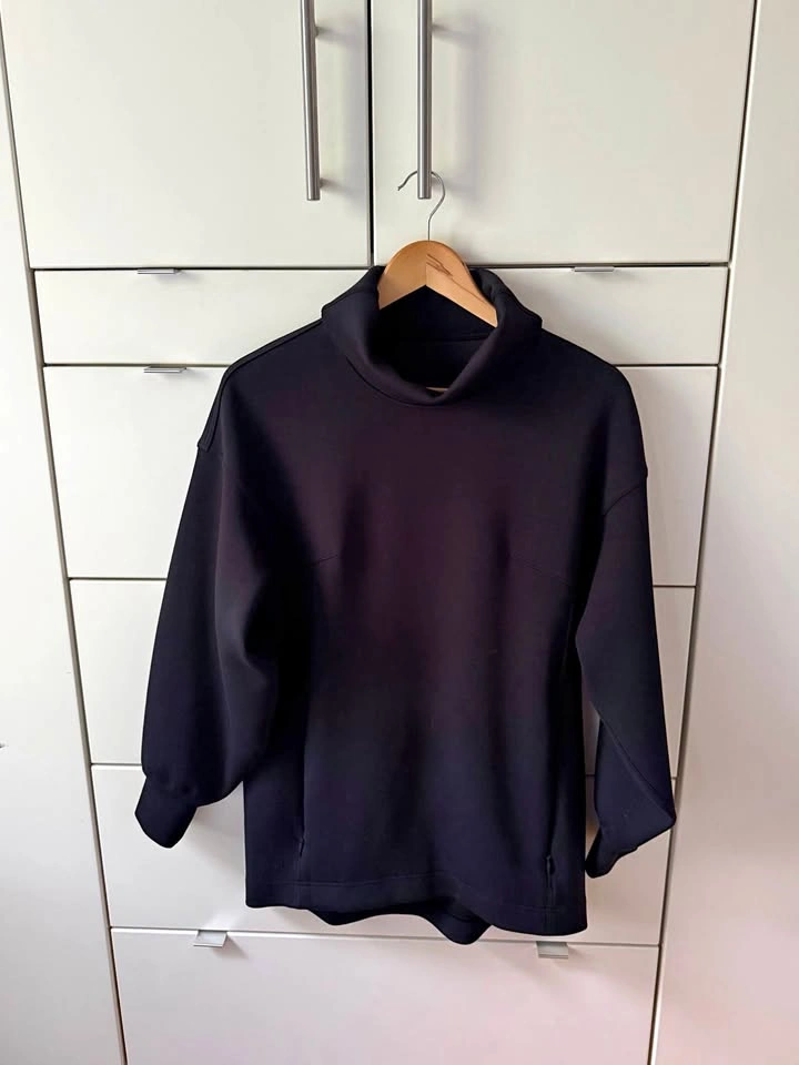 Lululemon Modal-Blend Turtleneck Tunic – Size 4 – Black