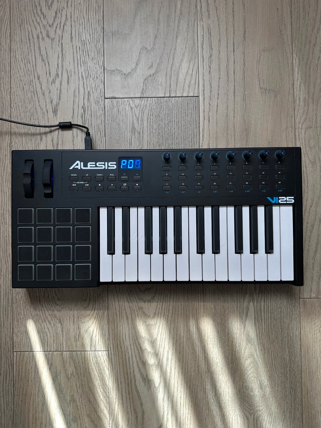 Alesis VI25 25-key USB MIDI keyboard controller