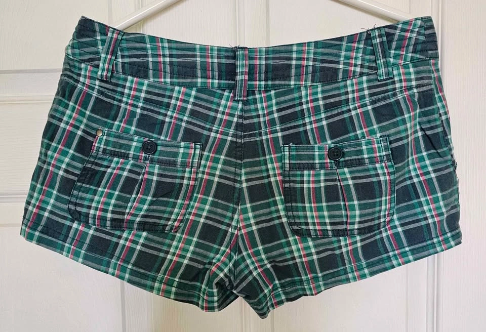 H&M DIVIDED Women's Green Plaid Checkered Cotton Shorts - Size 8 - photo 2
