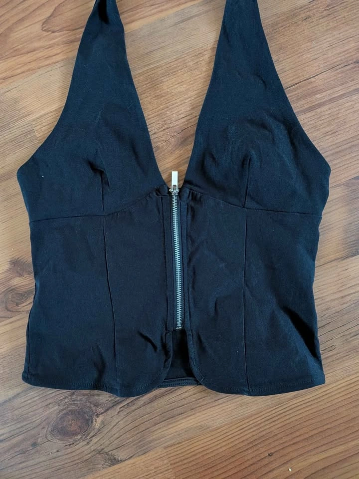 🏈Urban Heritage Black Front-Zip Halter Top in like new condition - photo 2