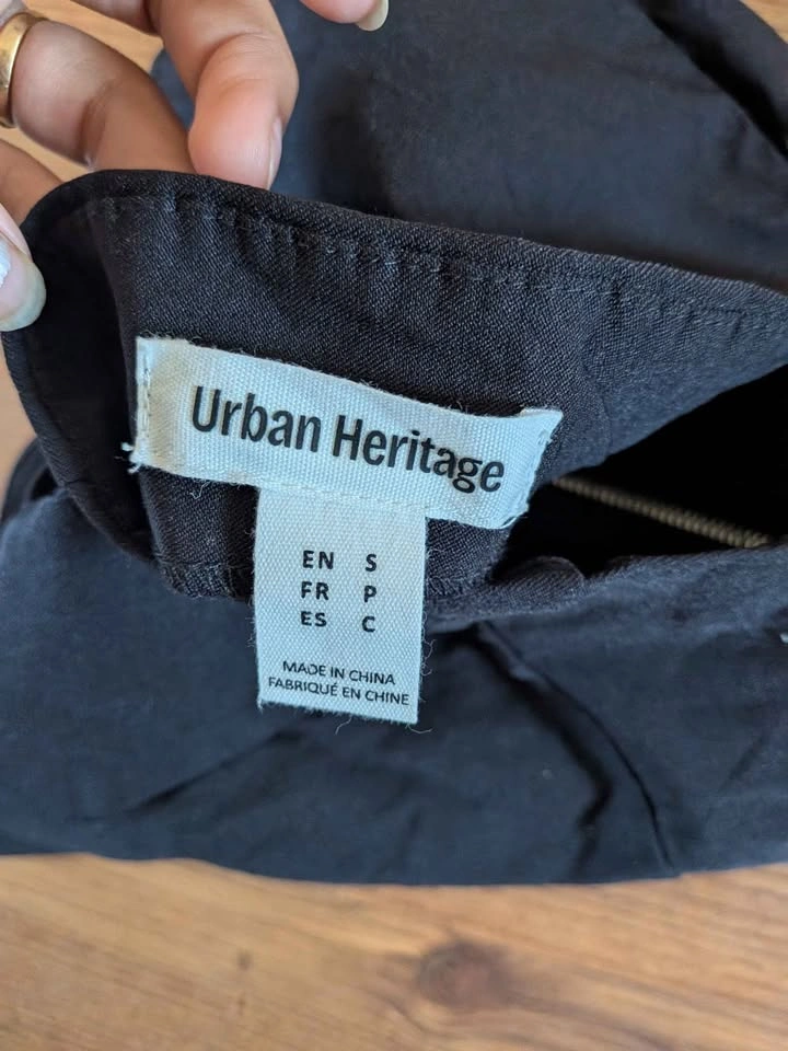 🏈Urban Heritage Black Front-Zip Halter Top in like new condition - photo 4