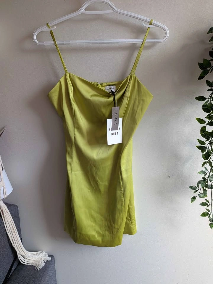 🏈BNWT Aritzia Sunday Best Shimmer Satin Mini Dress - photo 5