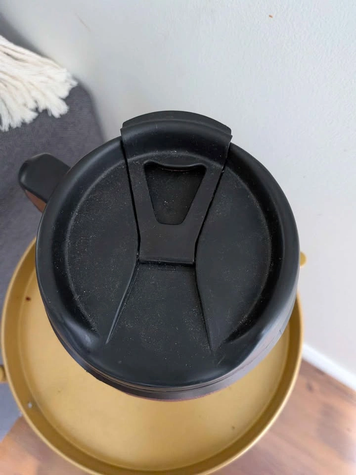 🏈52 oz Football Travel Mug - photo 3