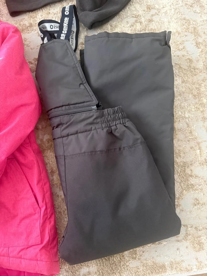 OshKosh B'gosh 4 pc Girls Snowsuit. Size 10. Pick up in Pickerin - photo 5