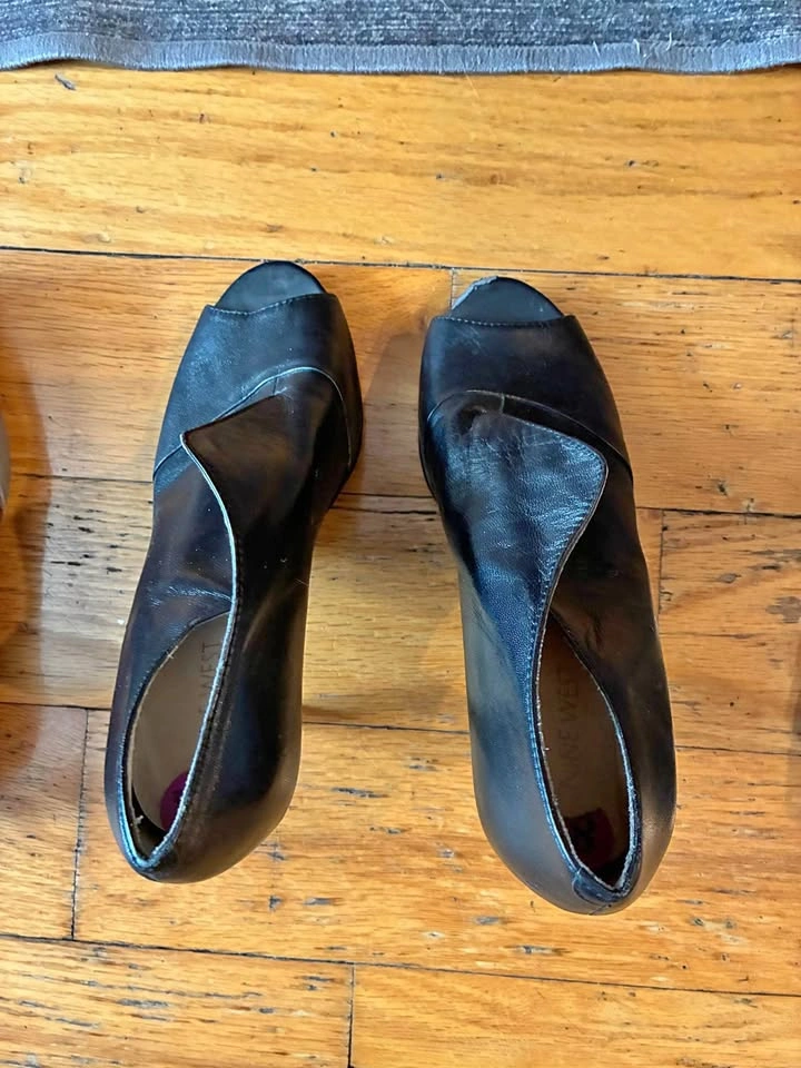 Women’s Nine West Booties 8.5 womens
