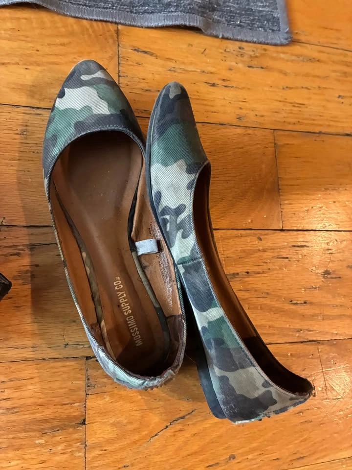 Women’s Camo Slip Ons Size 7 - photo 2