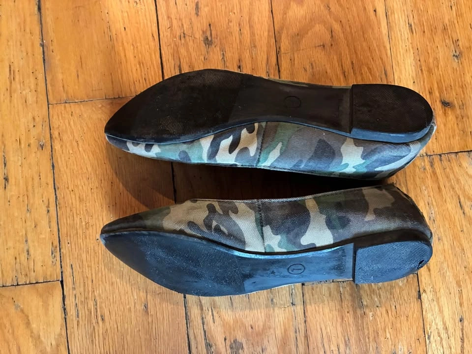 Women’s Camo Slip Ons Size 7 - photo 3