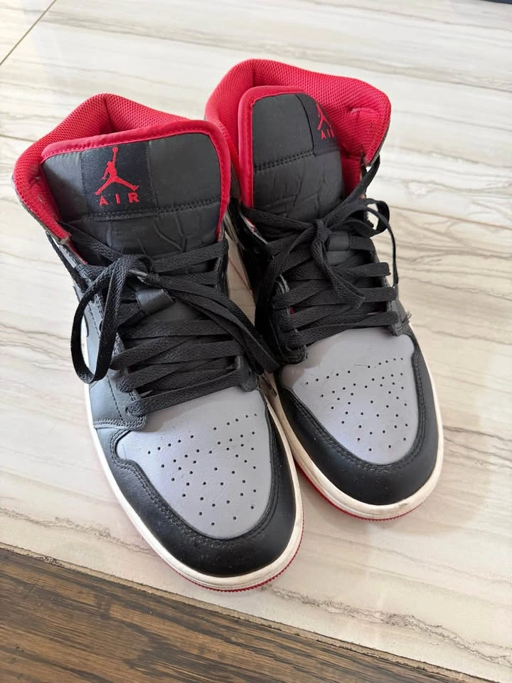 Jordan 1 Mid Shadow Black/Grey/Red Size 9.5