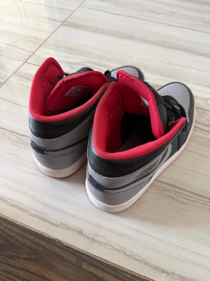 Jordan 1 Mid Shadow Black/Grey/Red Size 9.5 - photo 3
