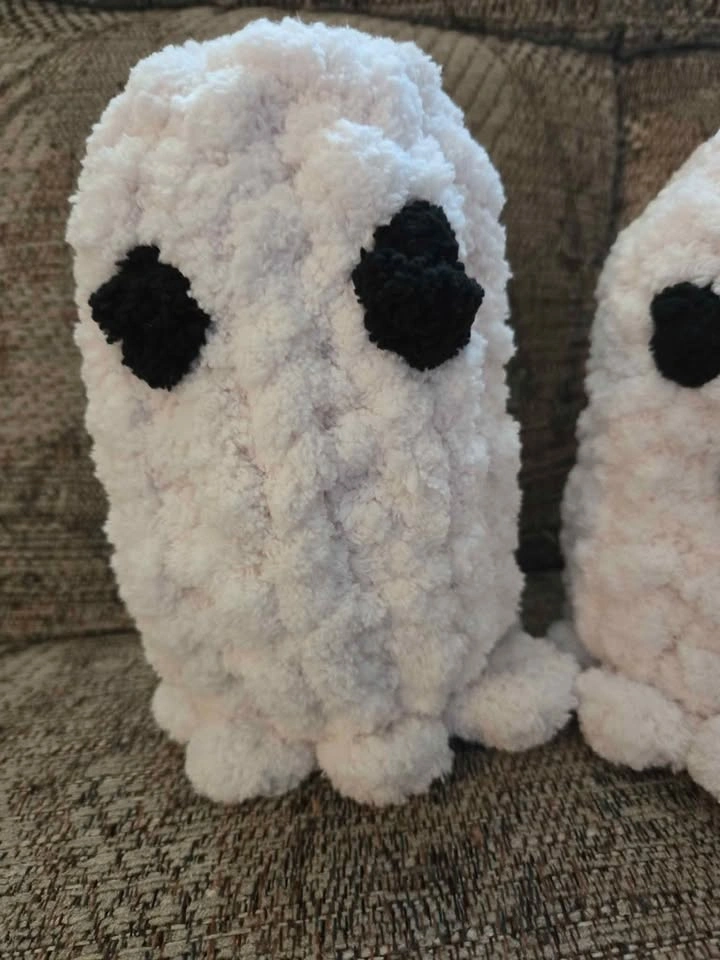 Hand Knitted Ghosts - photo 2