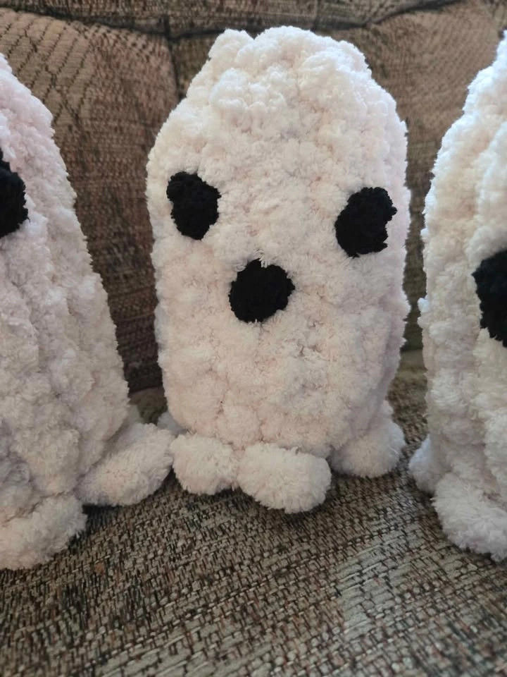 Hand Knitted Ghosts - photo 3