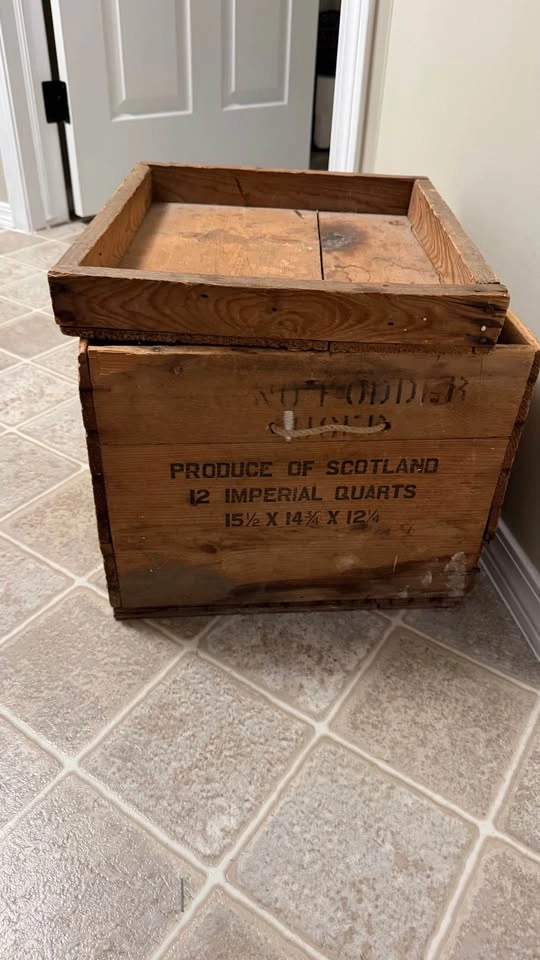 Antique Whiskey Crate - photo 3