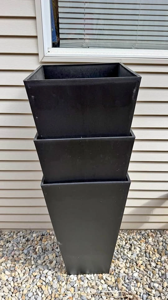 Veradek Black Planters 30” Tall