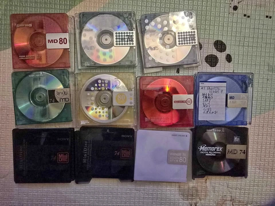 Minidiscs w/ Case