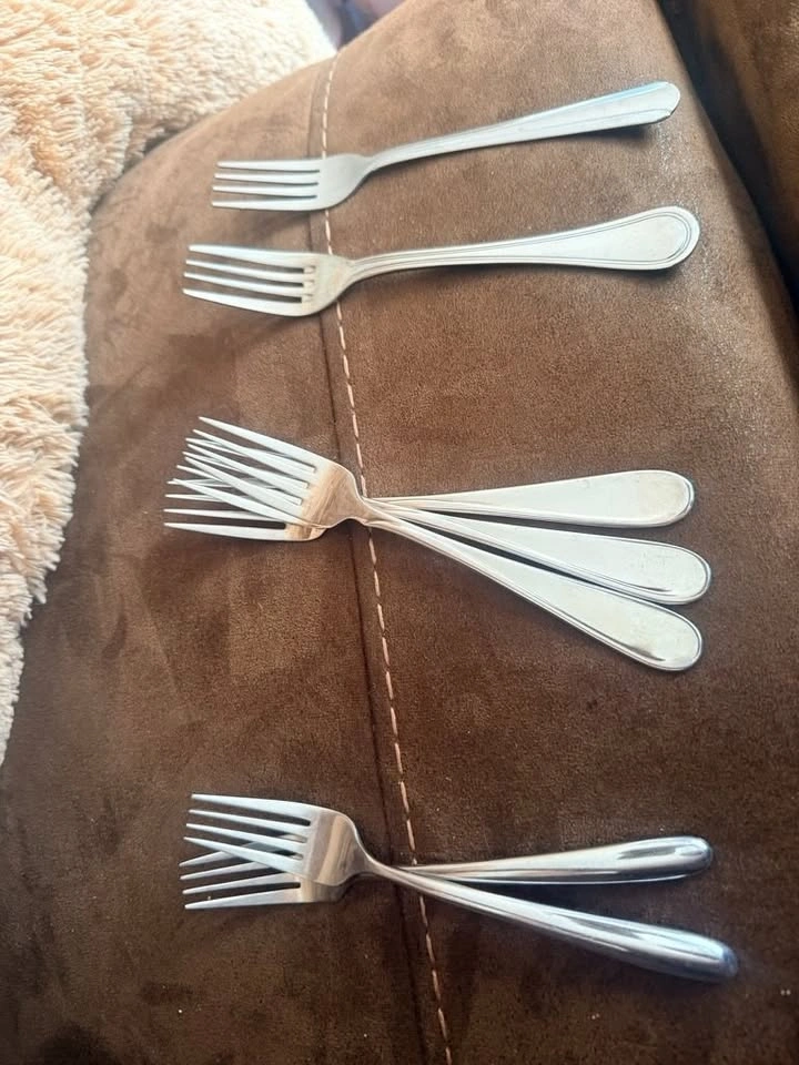 40+ Piece Assorted Flatware Set (Stainless Steel & Red) - photo 4