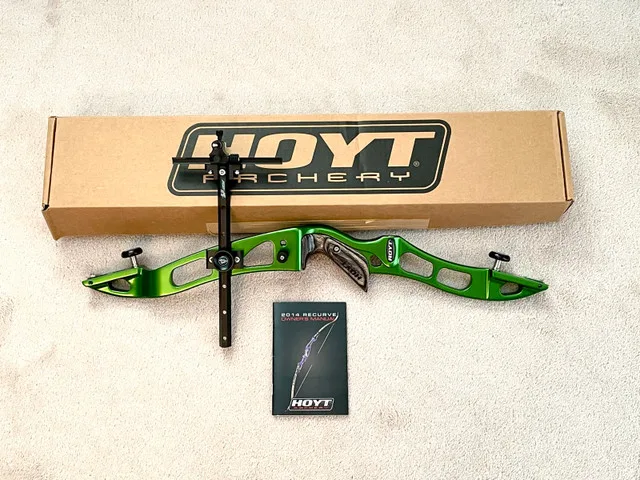HOYT ARCHERY SET image indicator(2)