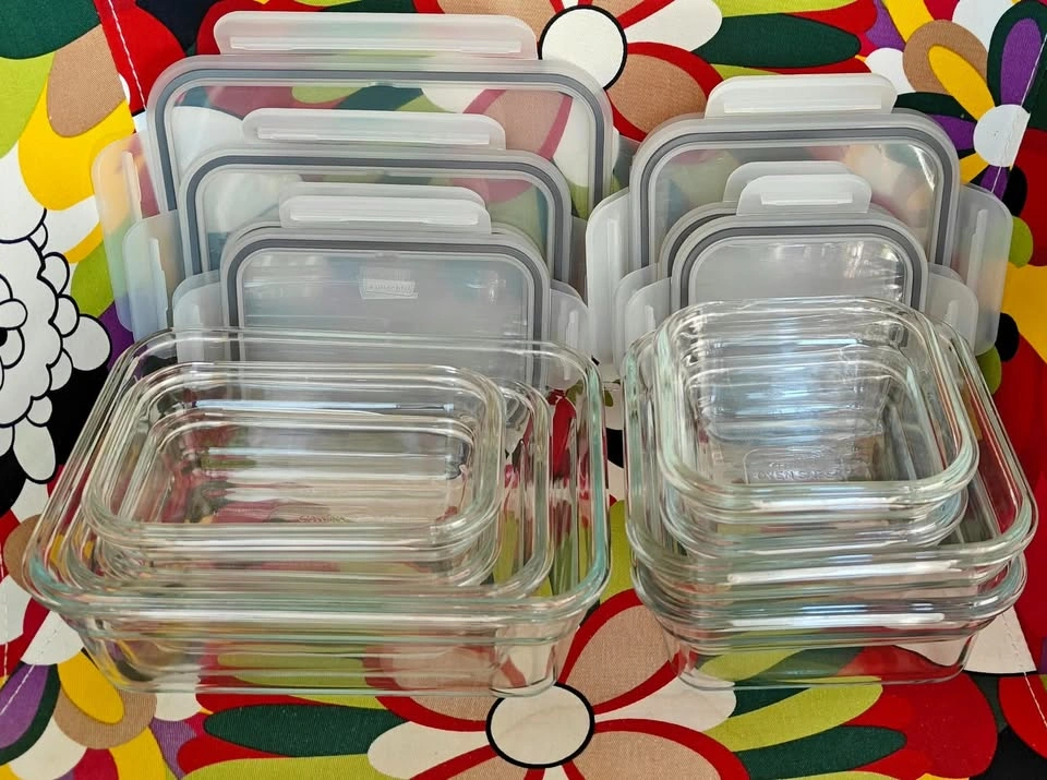 8 Glassloc Glass Storage Containers with Lids - photo 5