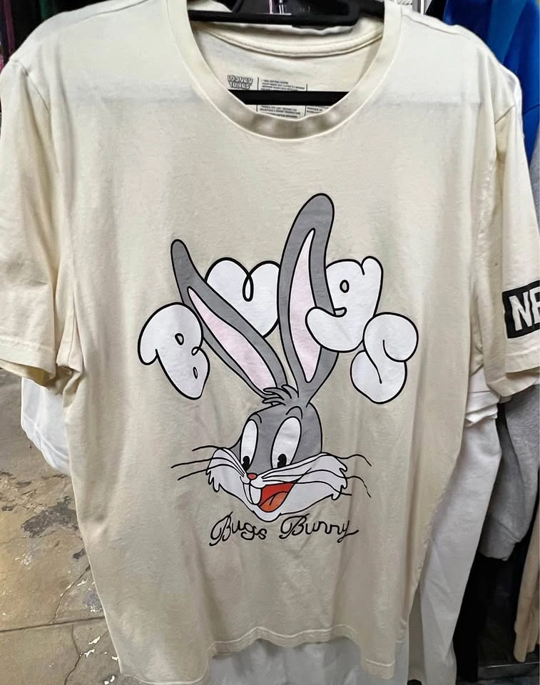 🏈 Looney Toons T-shirt