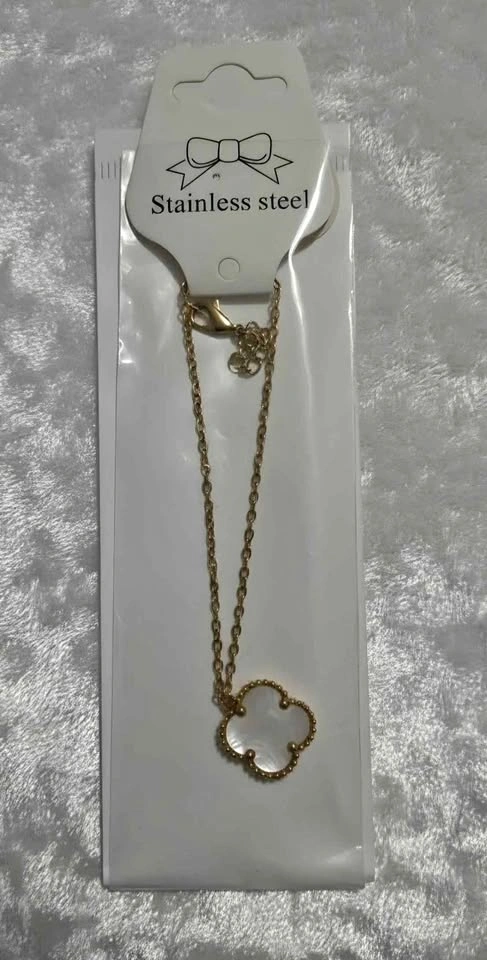 🏈 Stainless Steel Clover Pendant Necklace