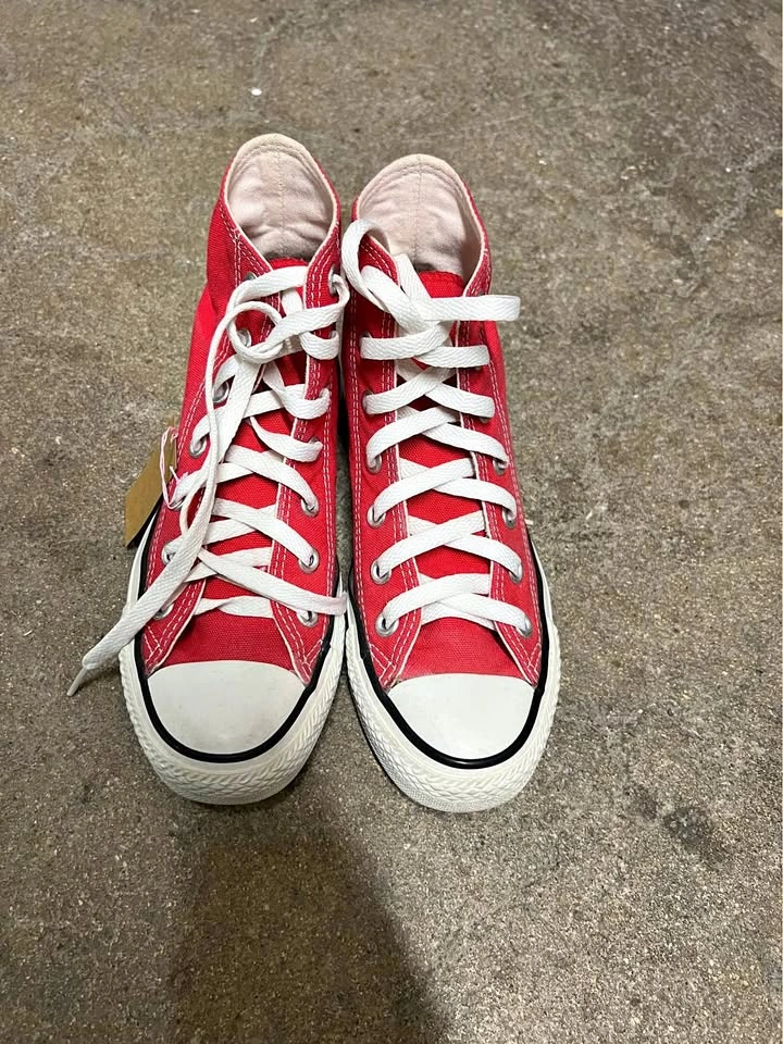 🏈 Converse Shoes