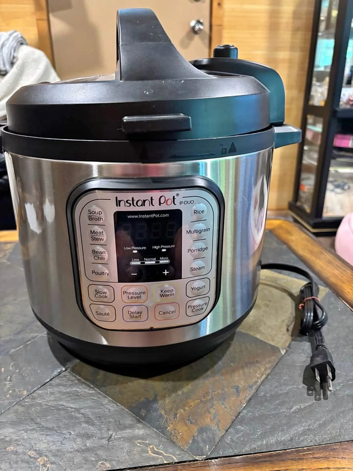 Instant Pot Duo 8-Quart 7-in-1 Electric Pressure Cooker