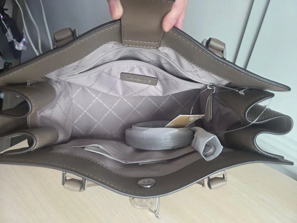 Michael Kors Purse - photo 2