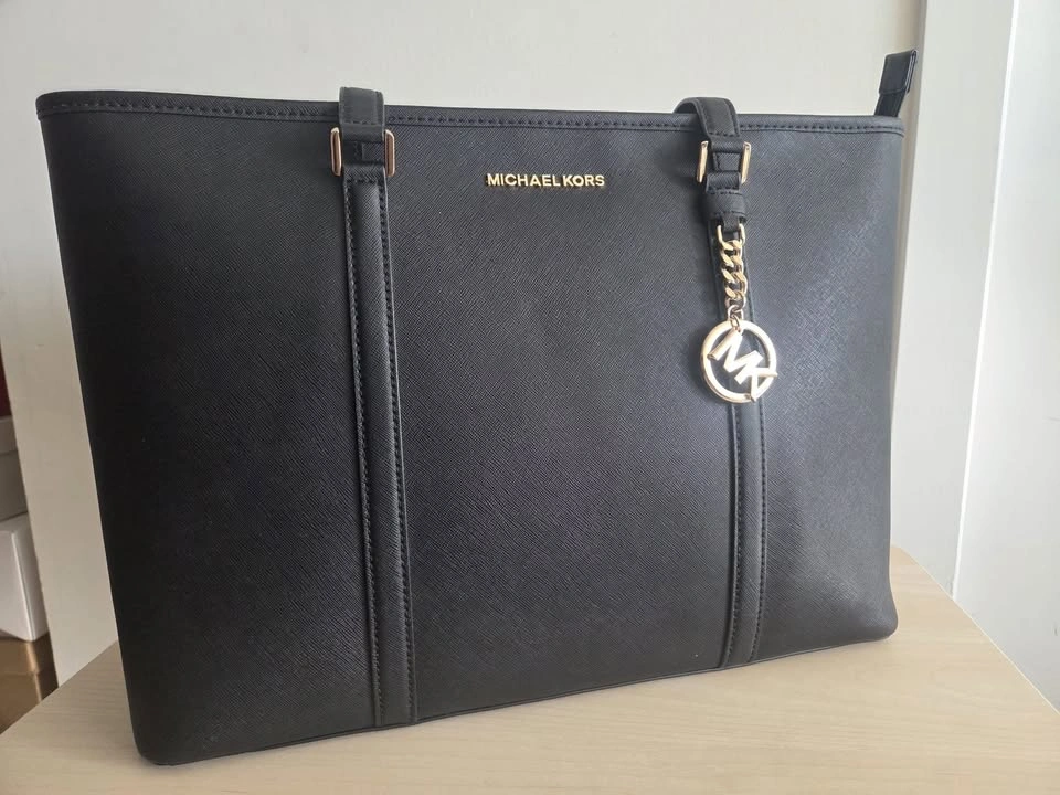 Michael Kors Black Tote - photo 2