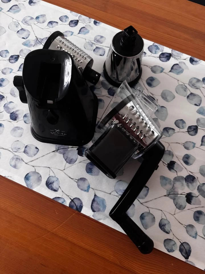 Food Grater with Stainless Steel Drums + Box - photo 3