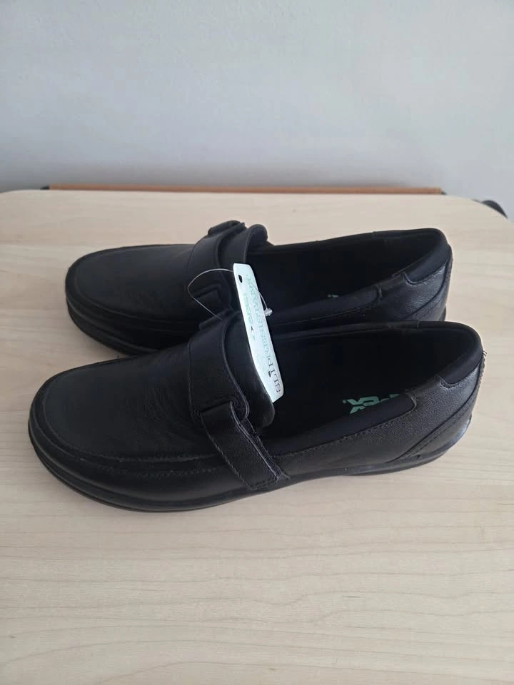 Apex - NWT Evelyn Black Shoes - Size 7 - photo 3