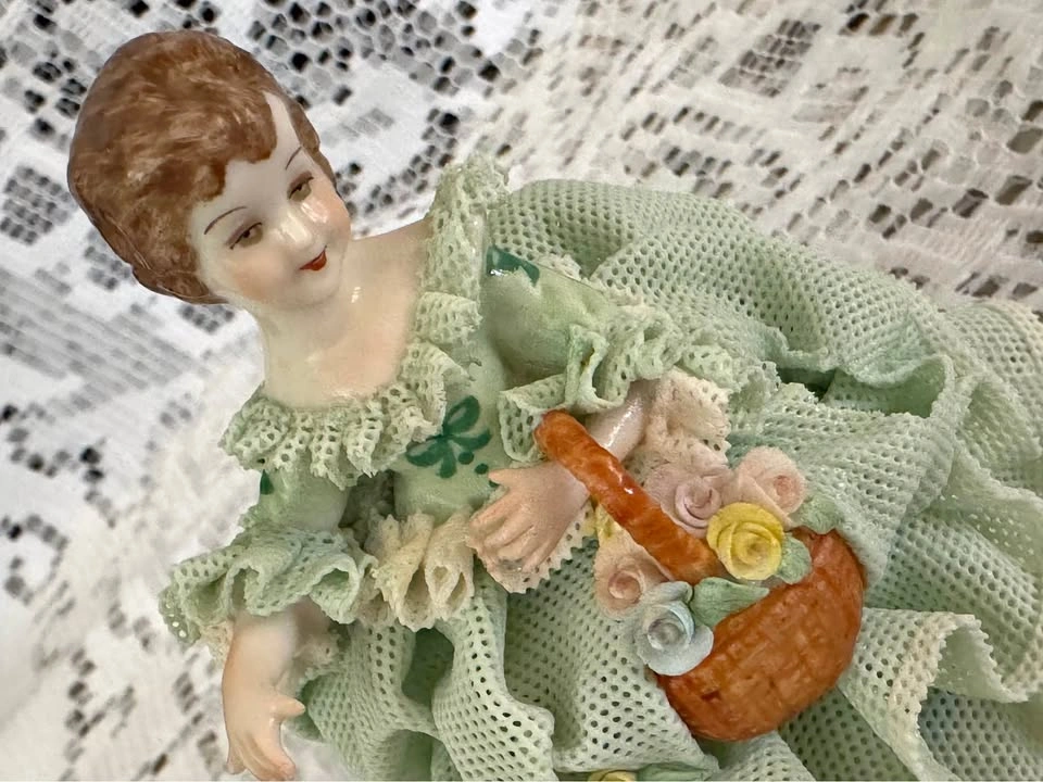 Vintage Irish Dresden “Dorothea” from the Emerald Collection